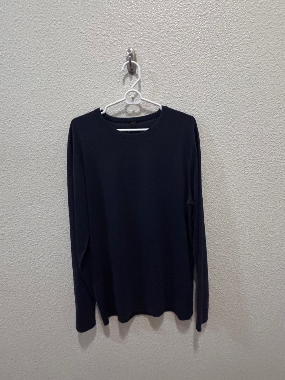 Lululemon Men's Crewneck LSS - Dark Blue, Like New